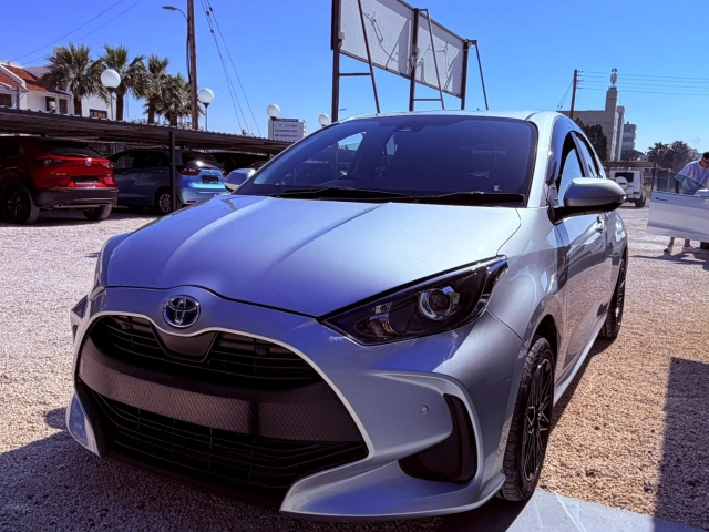 Toyota Yaris Hybrid X 2020